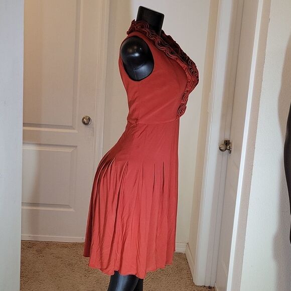 ADRIANA PAPELL PETITE V-NECK SLEEVELESS DRESS - Picture 6 of 13